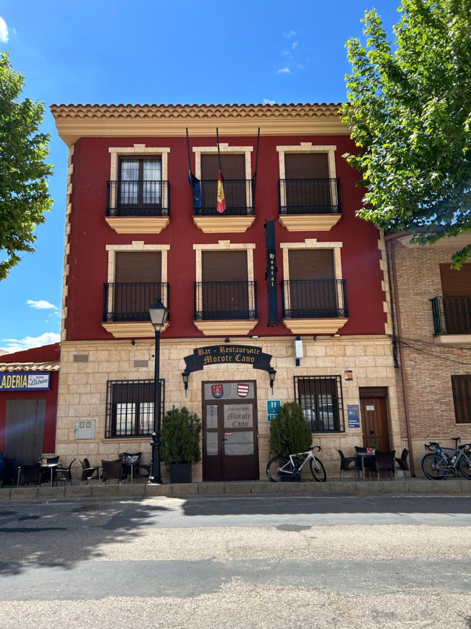 Hostal Restaurante Morote Cano Lezuza Buitenkant foto